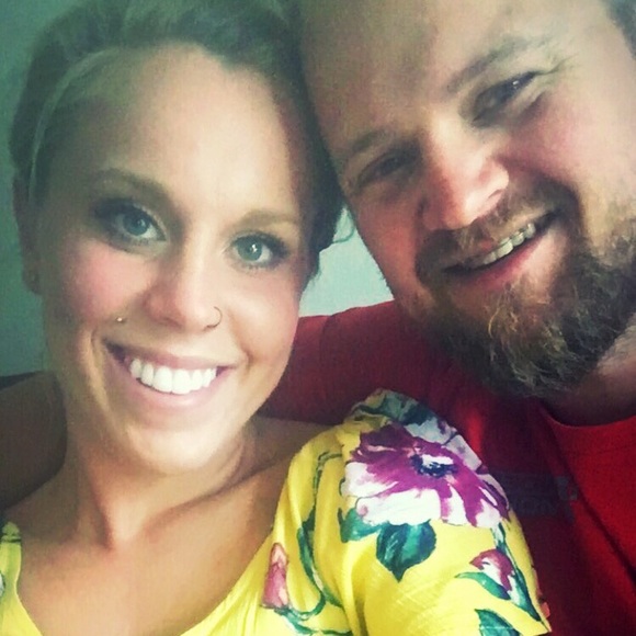 Meet your Posher, Kenzie - Picture 4 of 5